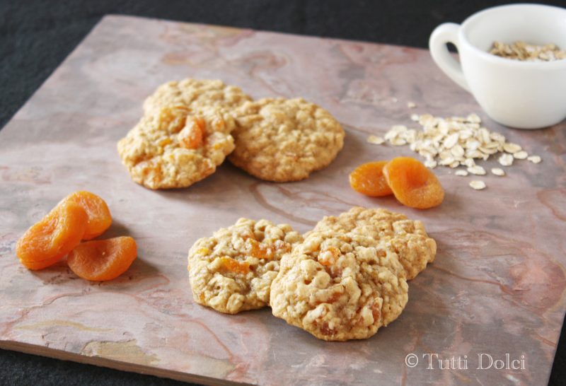 Oatmeal Apricot Cookies
