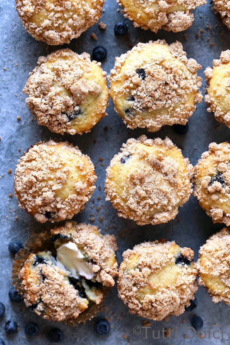 blueberry crumb muffins